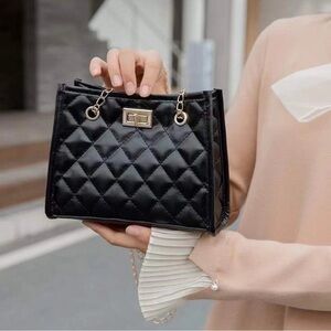 Elegant Black Quilted Handbag